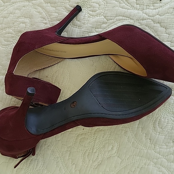 Shoes - Picture 2 of 3